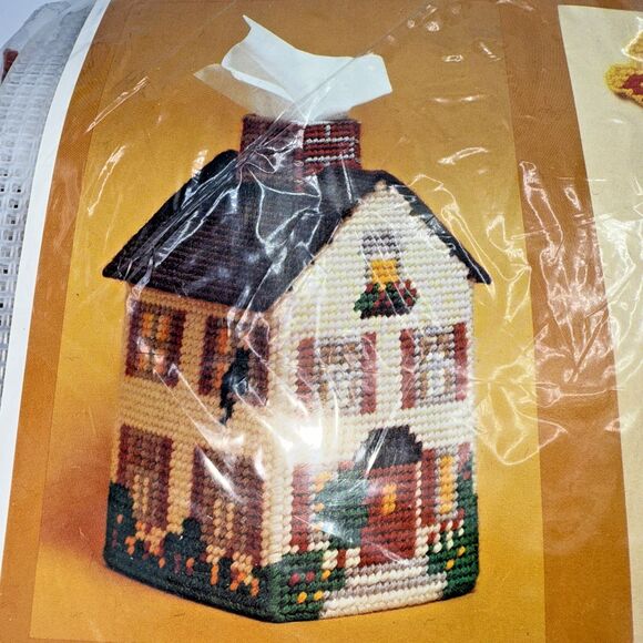 Vintage The Creative Circle Stitchery KIT  #1220, 1226 USA Butterflies & Cottage - Picture 3 of 14